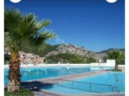 4+1 triplex-villa zu verkaufen in einer anlage mit pool in der natur 