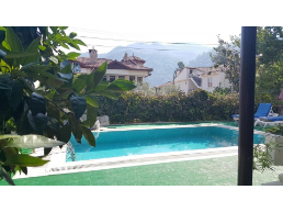 5-schlafzimmer-villa zur miete in marmaris icmeler mit pool