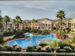 duplex 3+1 wohnung zum verkauf in der anständigsten anlage mit pool in marmaris 